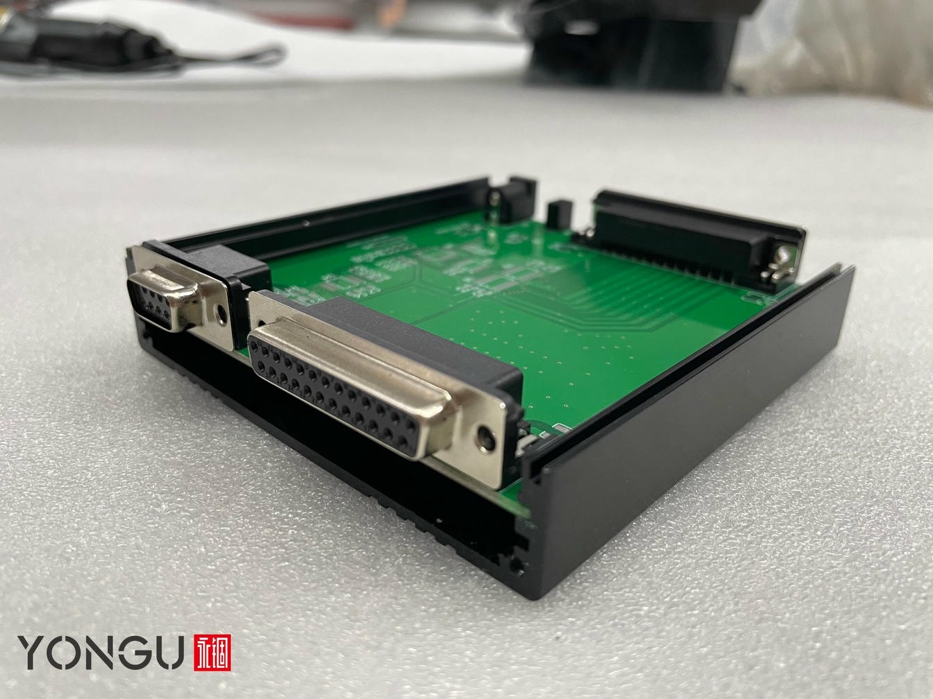 客户 PCB 板卡准备入壳